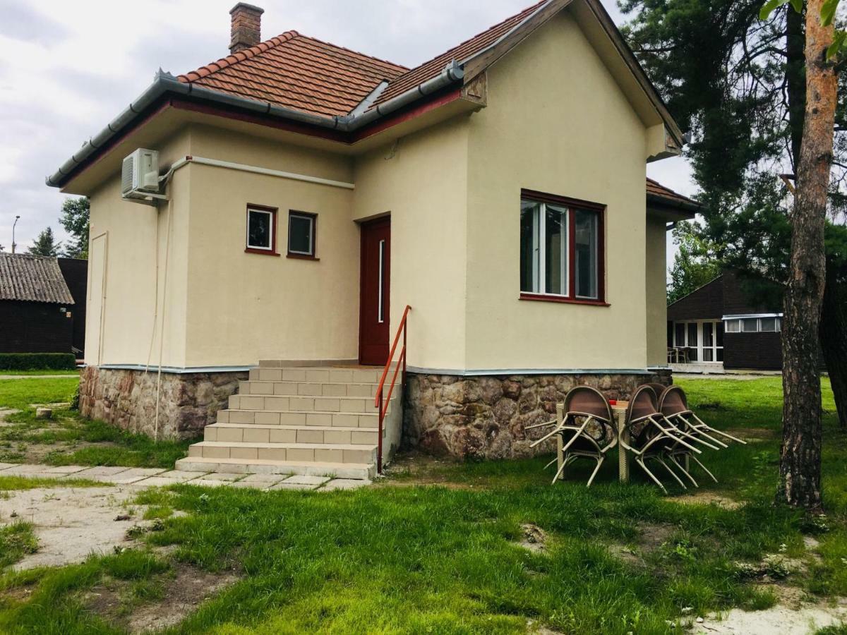Bed and Breakfast Napsugar Club Es Panzio Фоньод Экстерьер фото